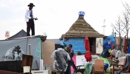 "La Maison Bleue" d'Hamedine Kane a été sélectionné au festival de documentaires d'Amsterdam.