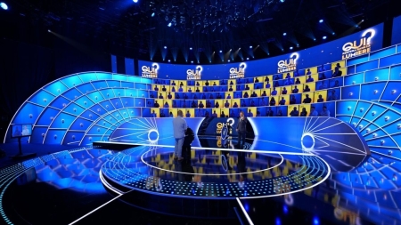 "Qui restera dans la lumière ?", animé par Bruno Guillon.