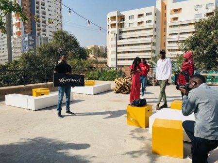 L'école Kourtrajmé s'est installée à Dakar au Sénégal.