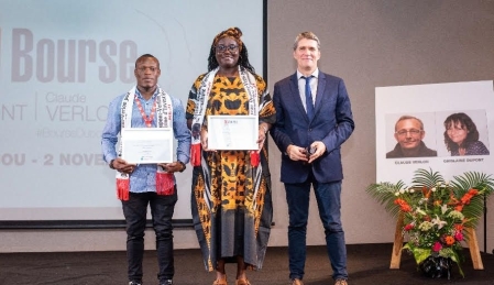 De gauche à droite, Daouda Konaté, Victoire Andrène Ombi et Jean-Marc Four, directeur de RFI