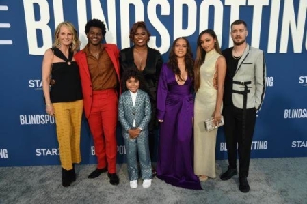 Helen Hunt et le reste du casting de "Blindspotting"