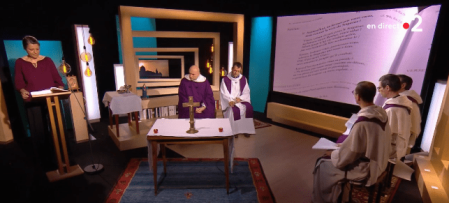 "Le Jour du Seigneur" - messe dans les studios du CFRT /France 2 en Studio